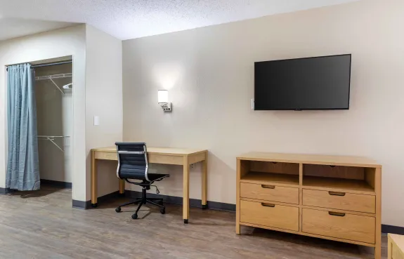 2 Bedroom Suite - 2 Queen Beds